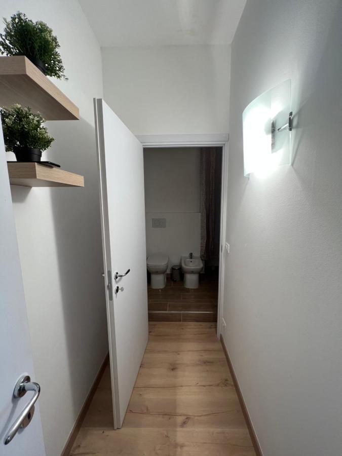 Alla Scalinata Del Teatro Rossetti Confort Suites Parcheggio Trieste Bagian luar foto