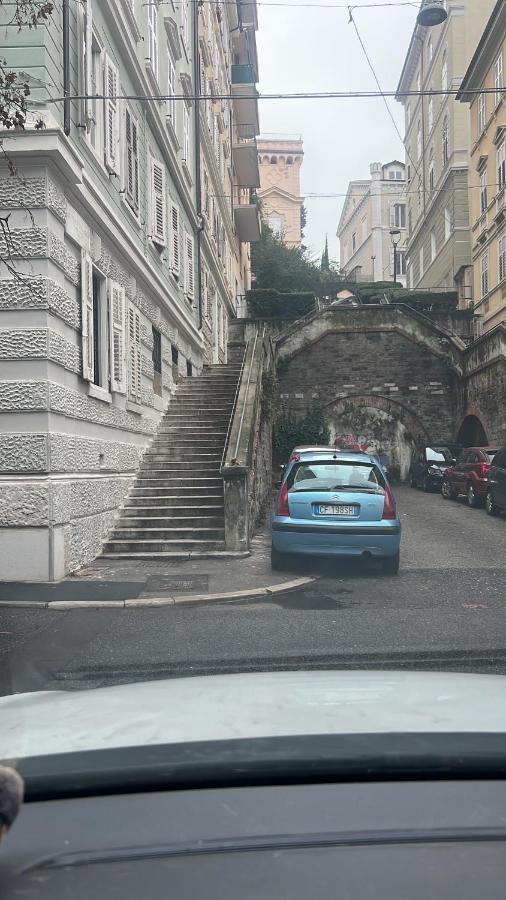 Alla Scalinata Del Teatro Rossetti Confort Suites Parcheggio Trieste Bagian luar foto