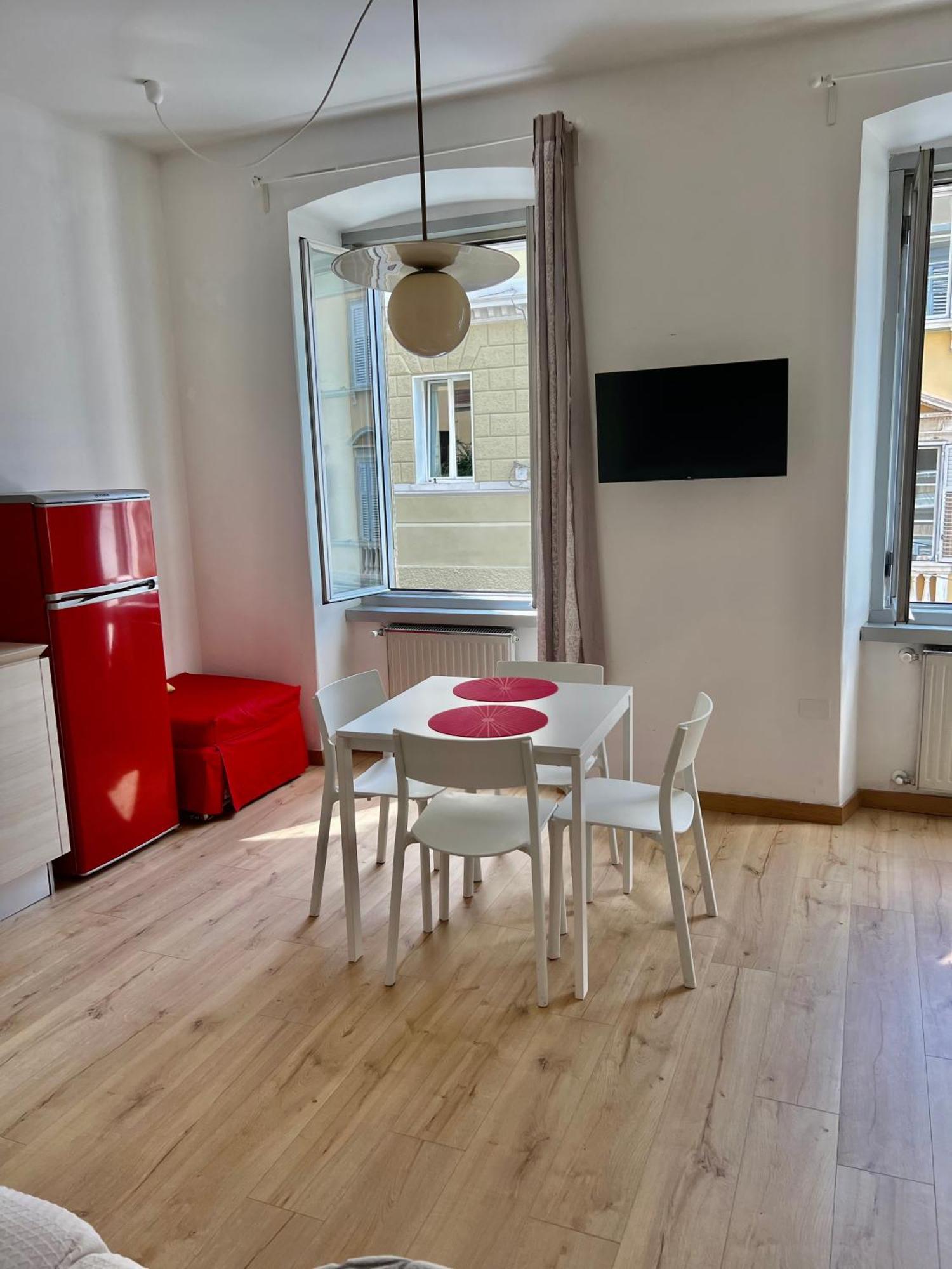 Alla Scalinata Del Teatro Rossetti Confort Suites Parcheggio Trieste Bagian luar foto